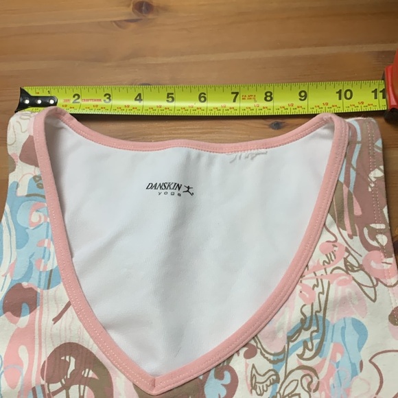 Danskin Performance Wear Sleeveless V Neck w Shelf Bra and tons of stretch - Picture 5 of 10